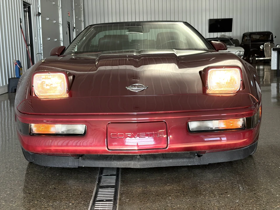 1993 Chevrolet Corvette C4 - Image 16 of 31