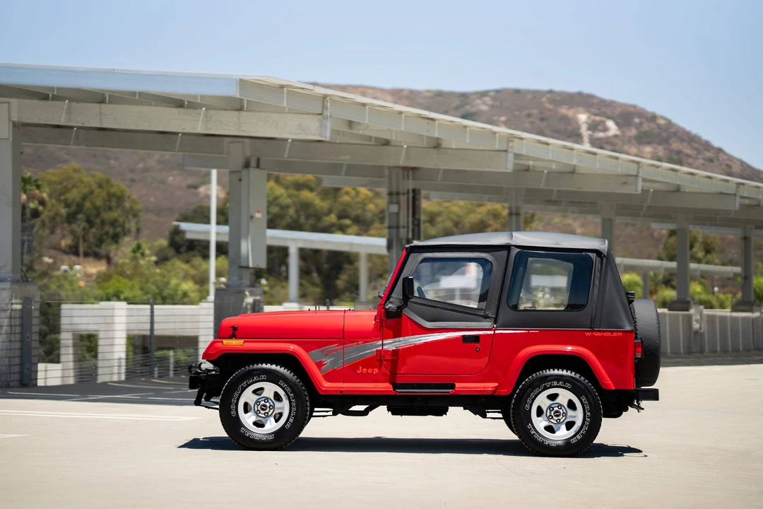 1995 Jeep YJ Wrangler - Image 9 of 31