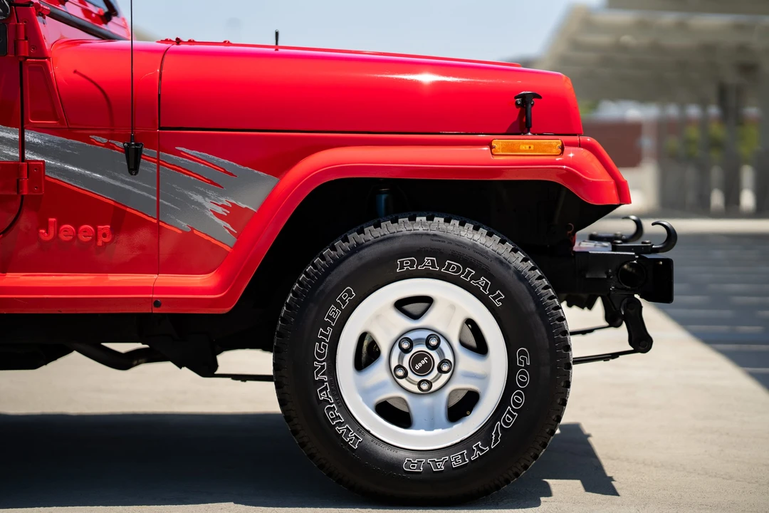 1995 Jeep YJ Wrangler - Image 15 of 31