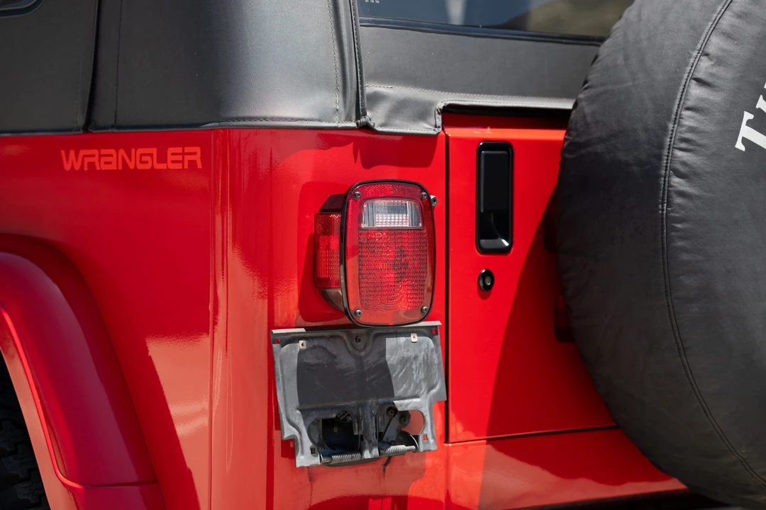 1995 Jeep YJ Wrangler - Image 25 of 31