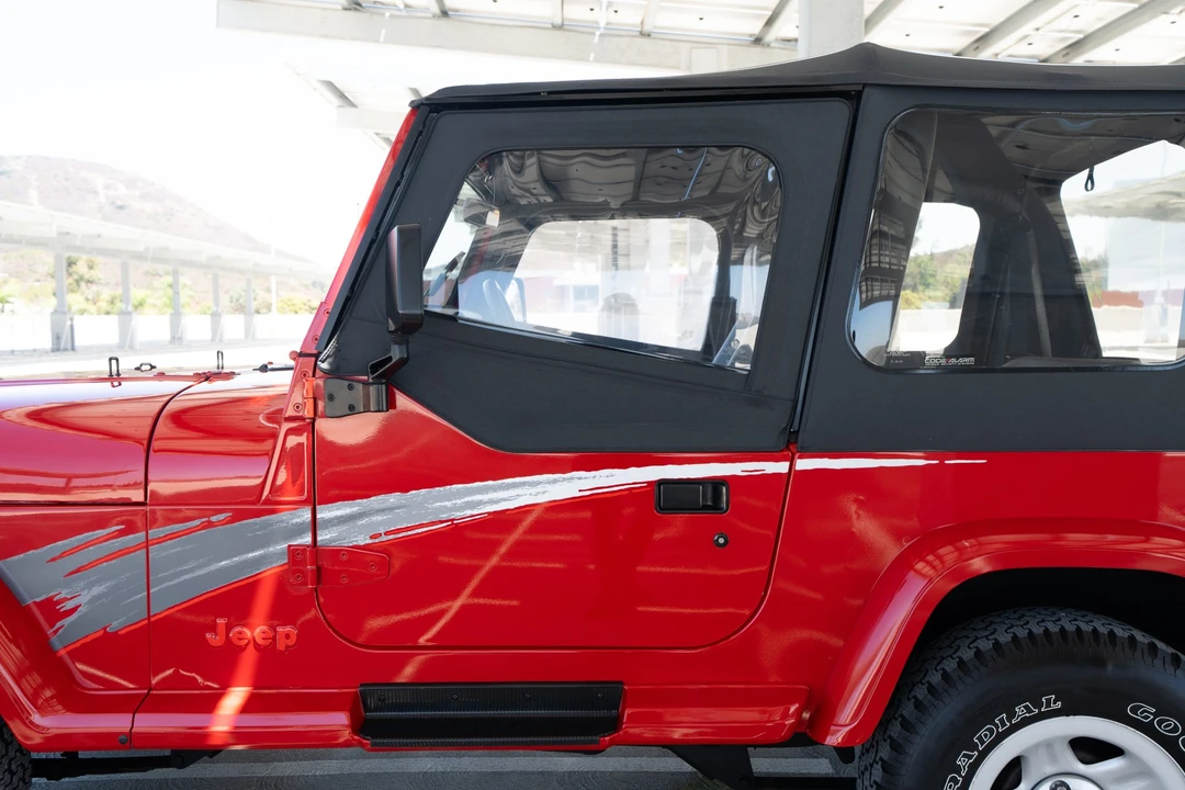 1995 Jeep YJ Wrangler - Image 19 of 31