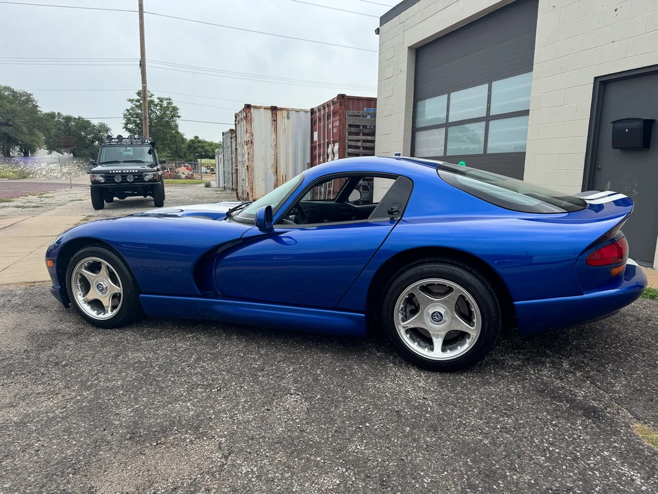 1996 Dodge Viper GTS 2nd Gen - Image 21 of 31