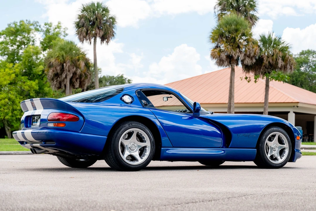 1997 Dodge Viper GTS 2nd Gen - Image 9 of 31
