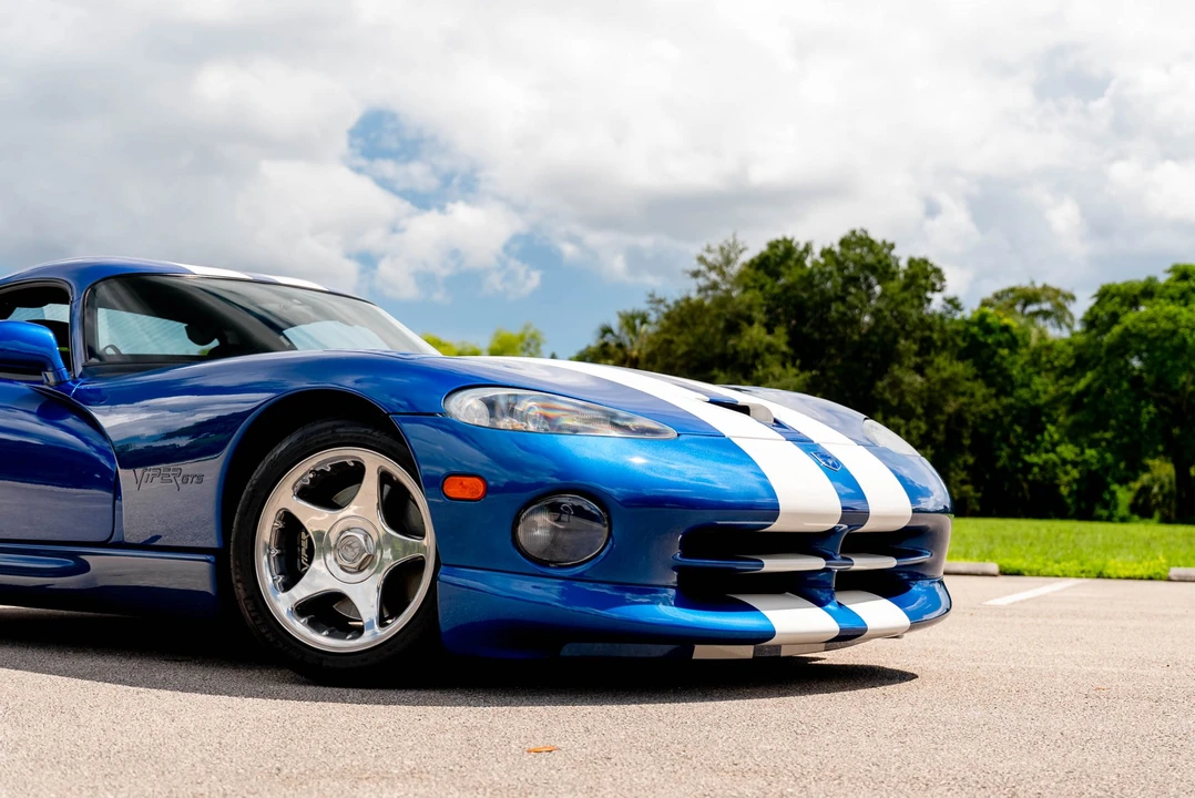1997 Dodge Viper GTS 2nd Gen - Image 15 of 31