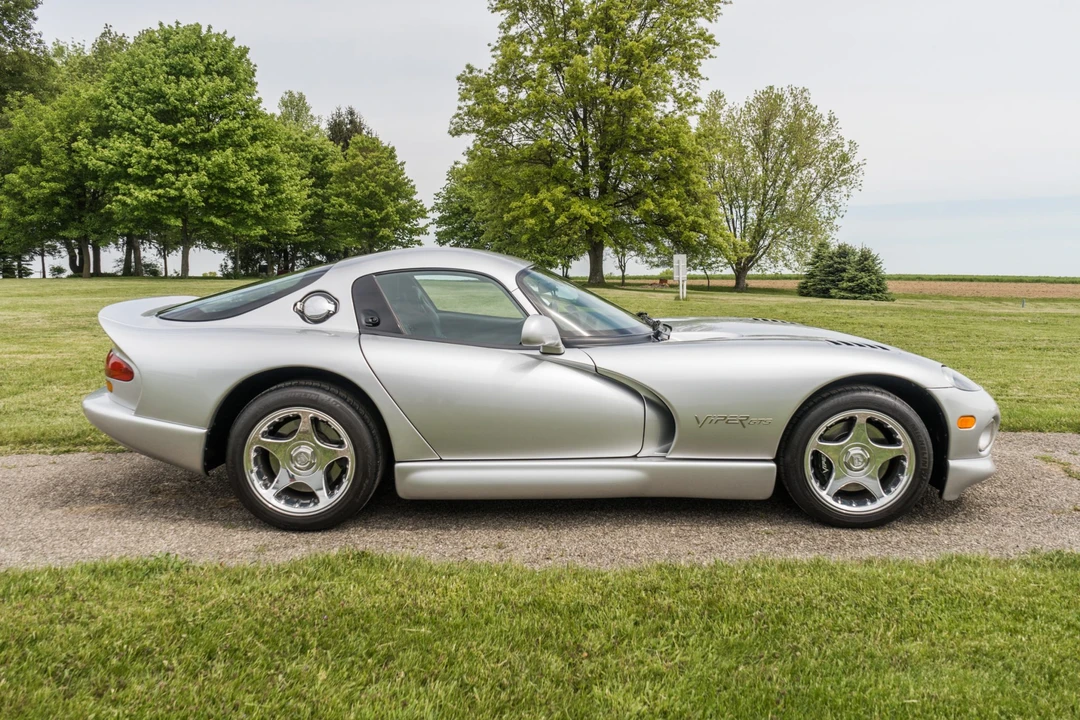 1998 Dodge Viper GTS 2nd Gen - Image 9 of 31