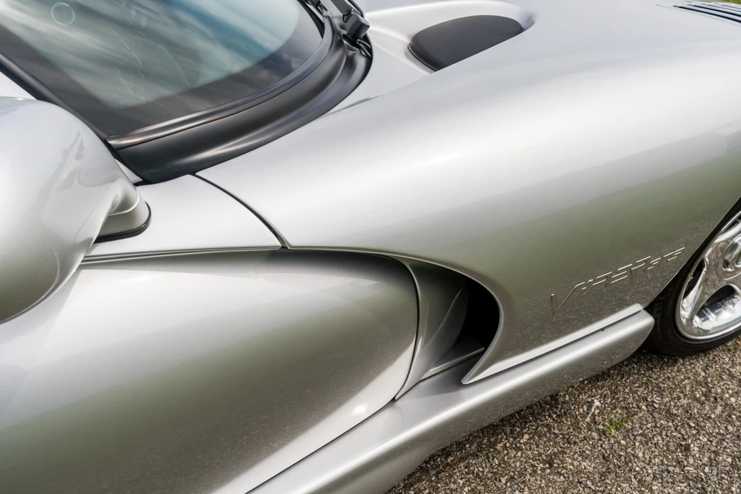 1998 Dodge Viper GTS 2nd Gen - Image 21 of 31
