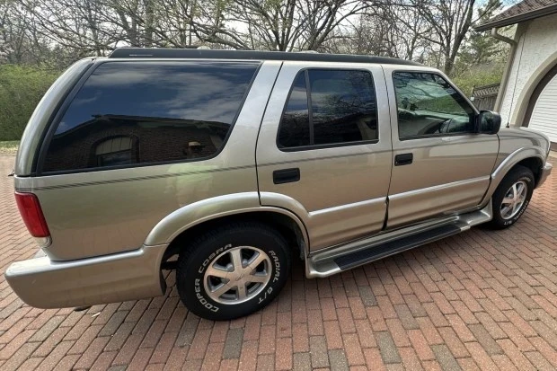 1999 Oldsmobile Bravada - Image 2 of 7