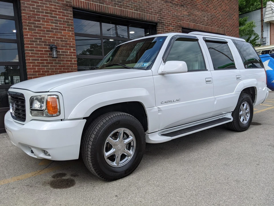 2000 Cadillac Escalade 1st Gen - Image 8 of 31