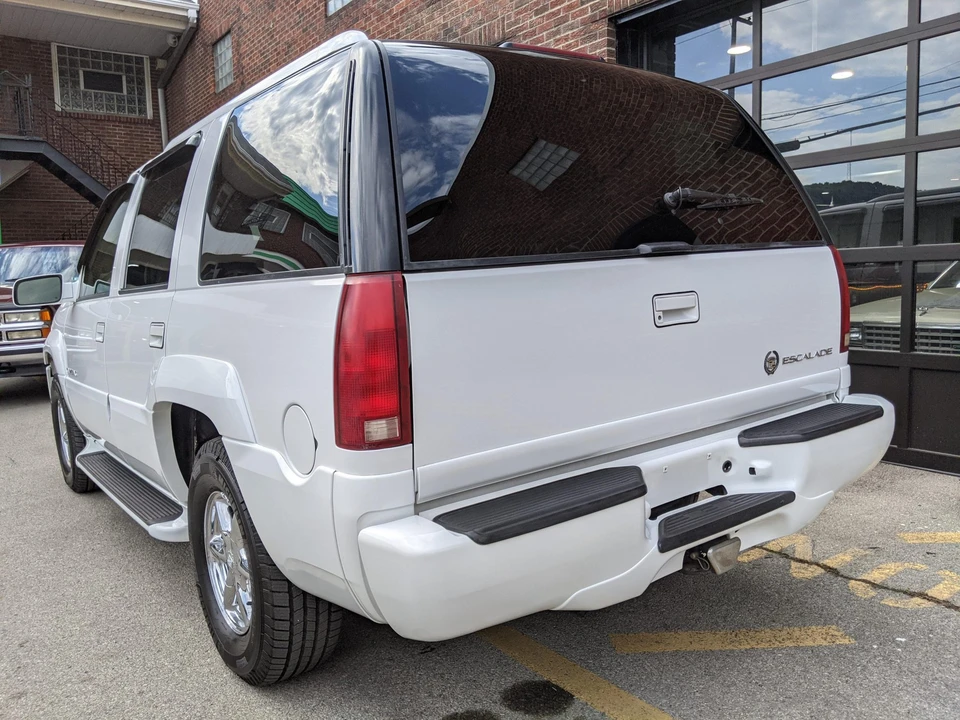 2000 Cadillac Escalade 1st Gen - Image 18 of 31