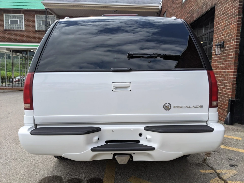 2000 Cadillac Escalade 1st Gen - Image 20 of 31