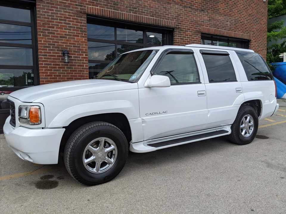 2000 Cadillac Escalade 1st Gen - Image 9 of 31