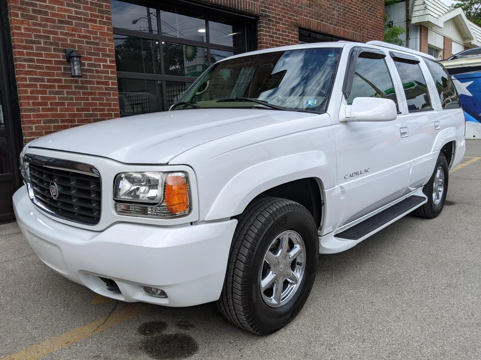 2000 Cadillac Escalade 1st Gen - Image 5 of 31