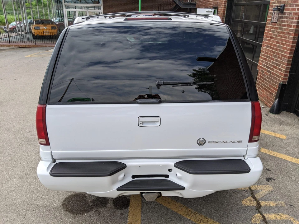 2000 Cadillac Escalade 1st Gen - Image 22 of 31