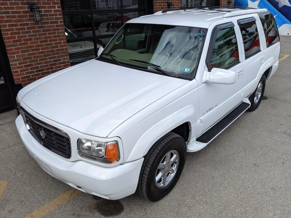 2000 Cadillac Escalade 1st Gen - Image 6 of 31