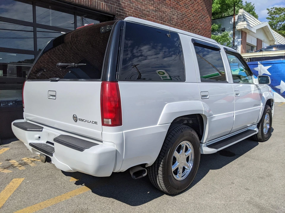 2000 Cadillac Escalade 1st Gen - Image 25 of 31