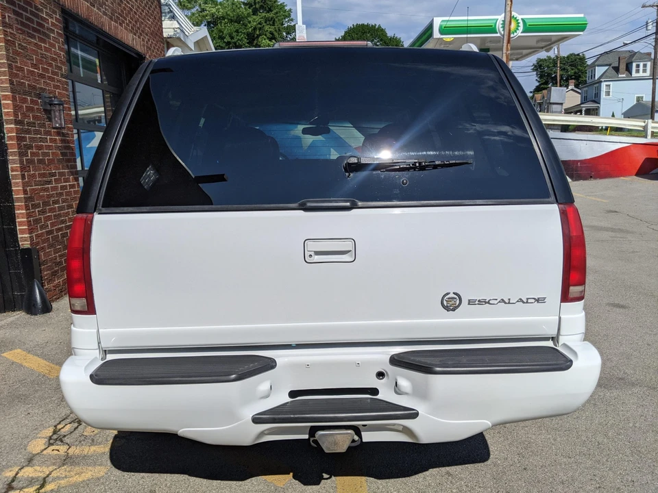 2000 Cadillac Escalade 1st Gen - Image 21 of 31