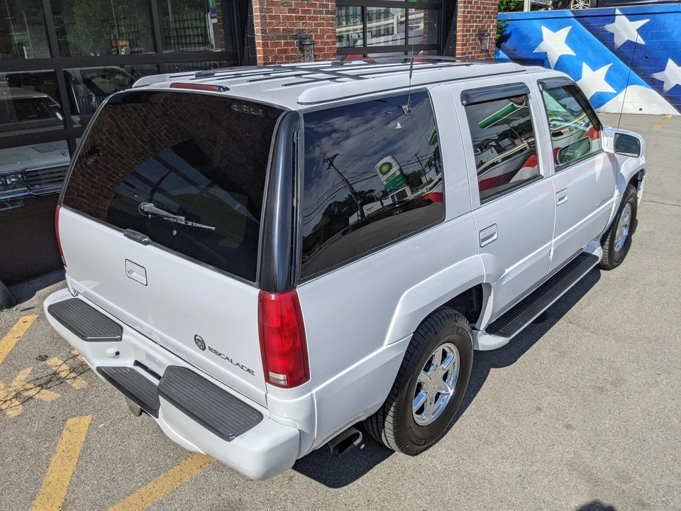 2000 Cadillac Escalade 1st Gen - Image 26 of 31