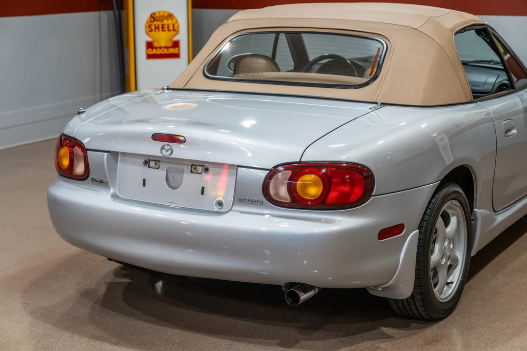 2000 Mazda NB MX-5 Miata - Image 26 of 31