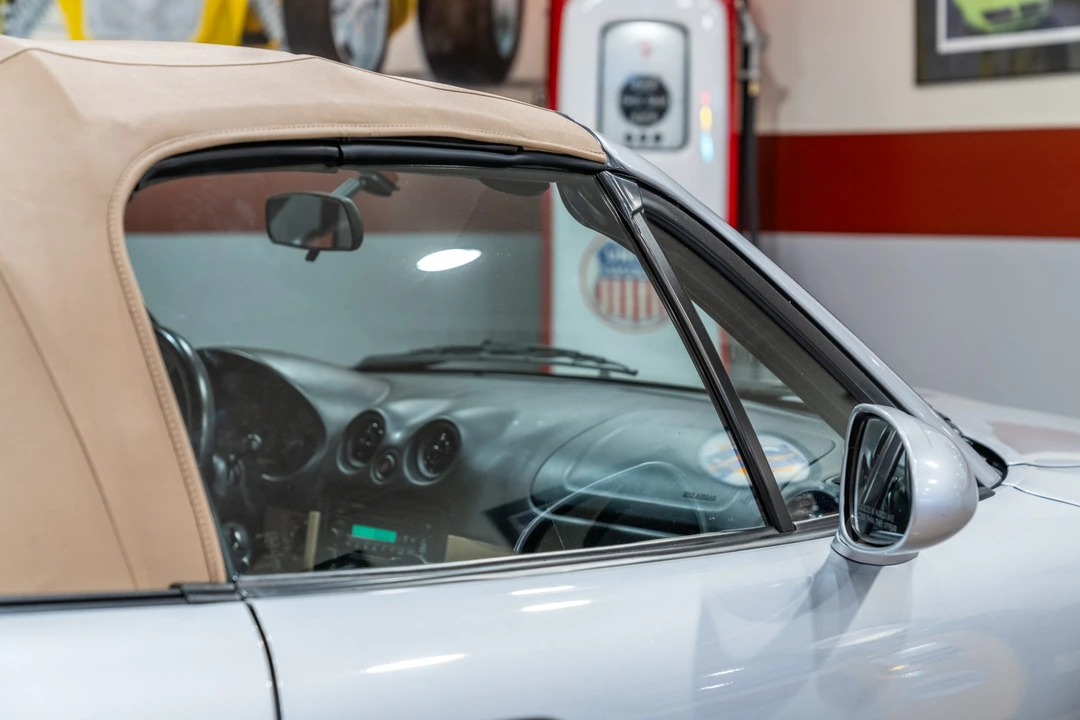 2000 Mazda NB MX-5 Miata - Image 24 of 31