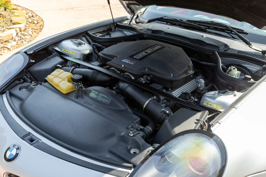 2001 BMW Z8 - Image 6 of 7