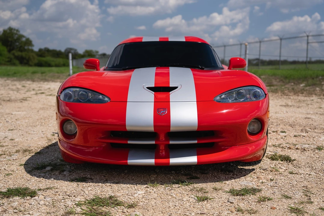 2001 Dodge Viper GTS 2nd Gen - Image 16 of 31