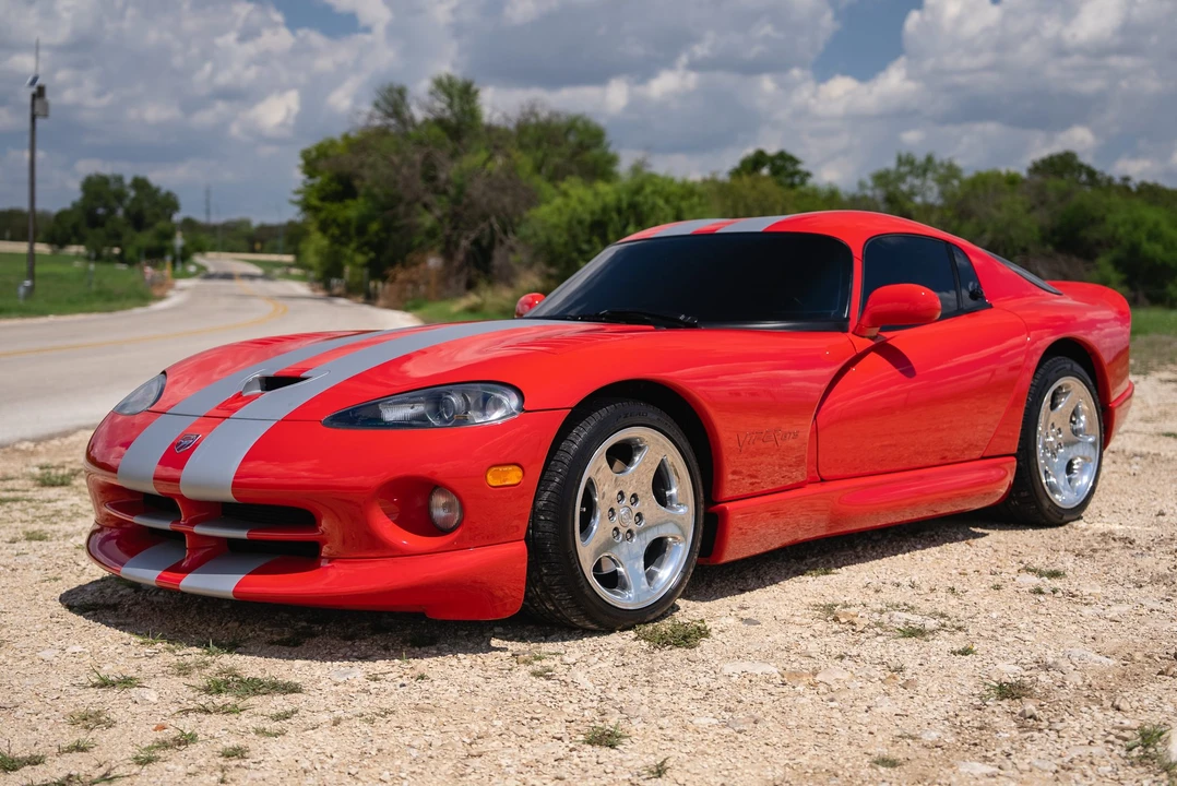 2001 Dodge Viper GTS 2nd Gen - Image 3 of 31