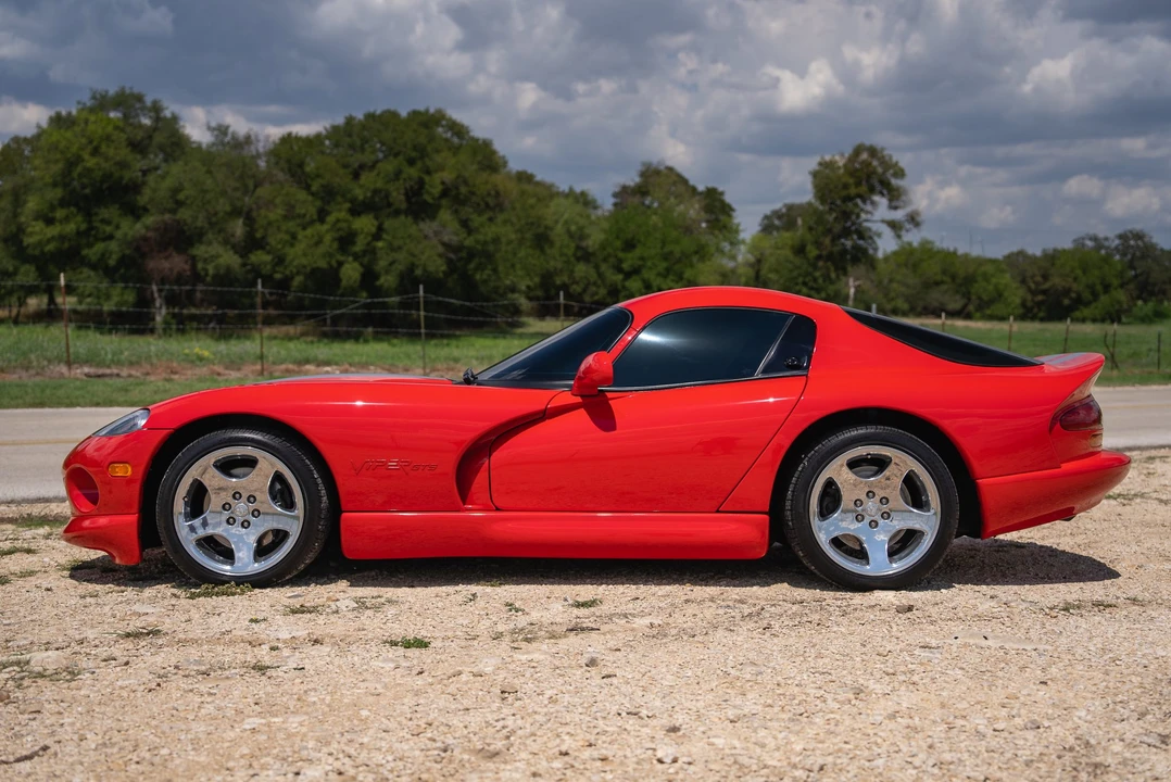 2001 Dodge Viper GTS 2nd Gen - Image 4 of 31