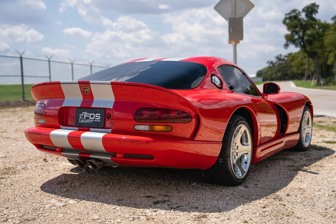 2001 Dodge Viper GTS 2nd Gen - Image 9 of 31