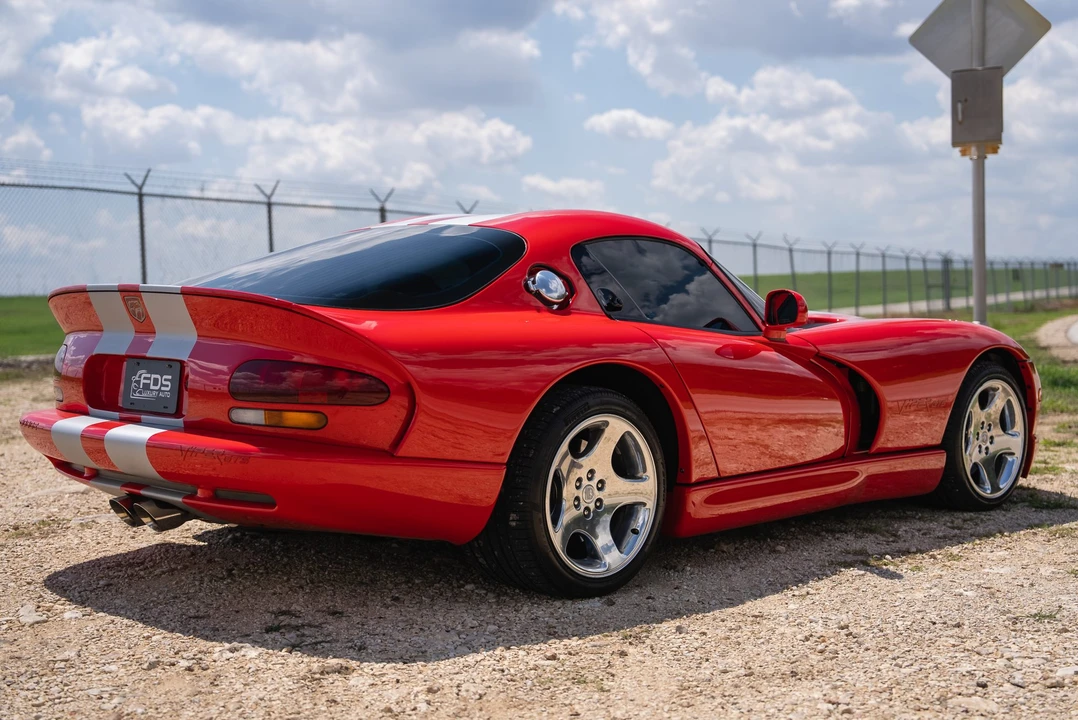 2001 Dodge Viper GTS 2nd Gen - Image 10 of 31