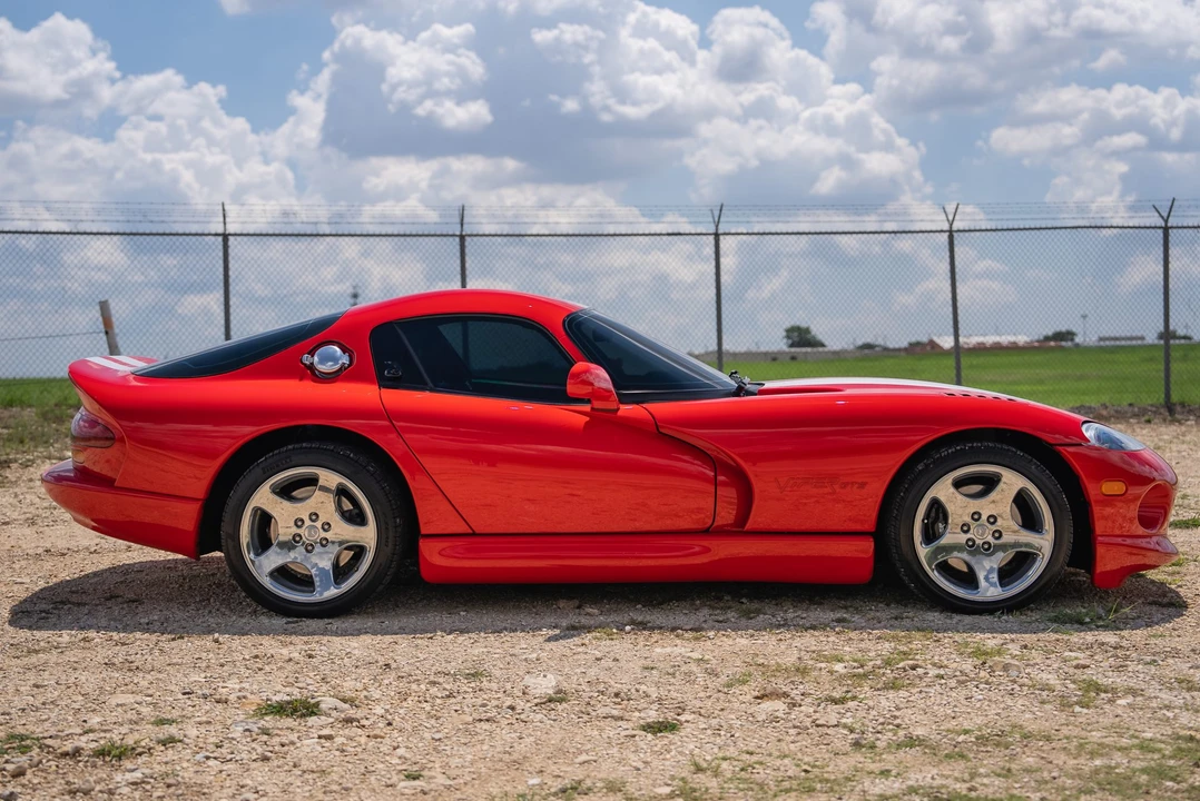 2001 Dodge Viper GTS 2nd Gen - Image 12 of 31