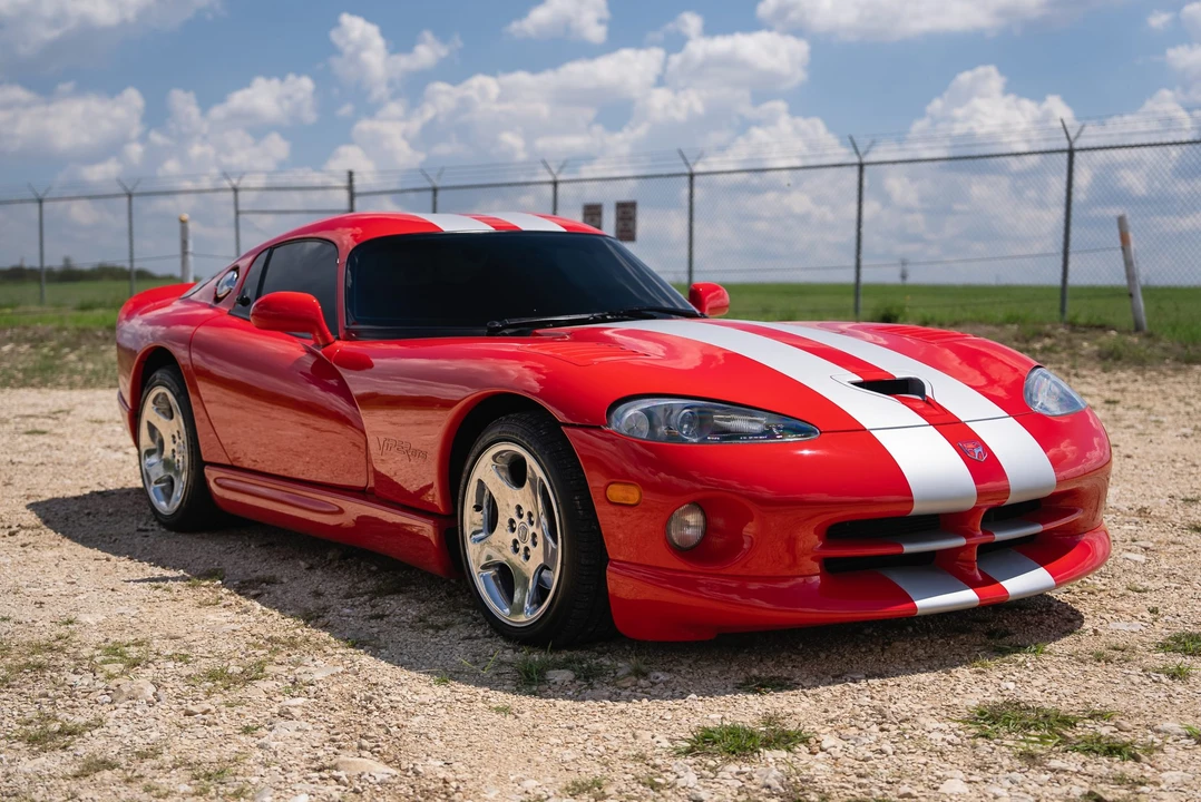 2001 Dodge Viper GTS 2nd Gen - Image 14 of 31