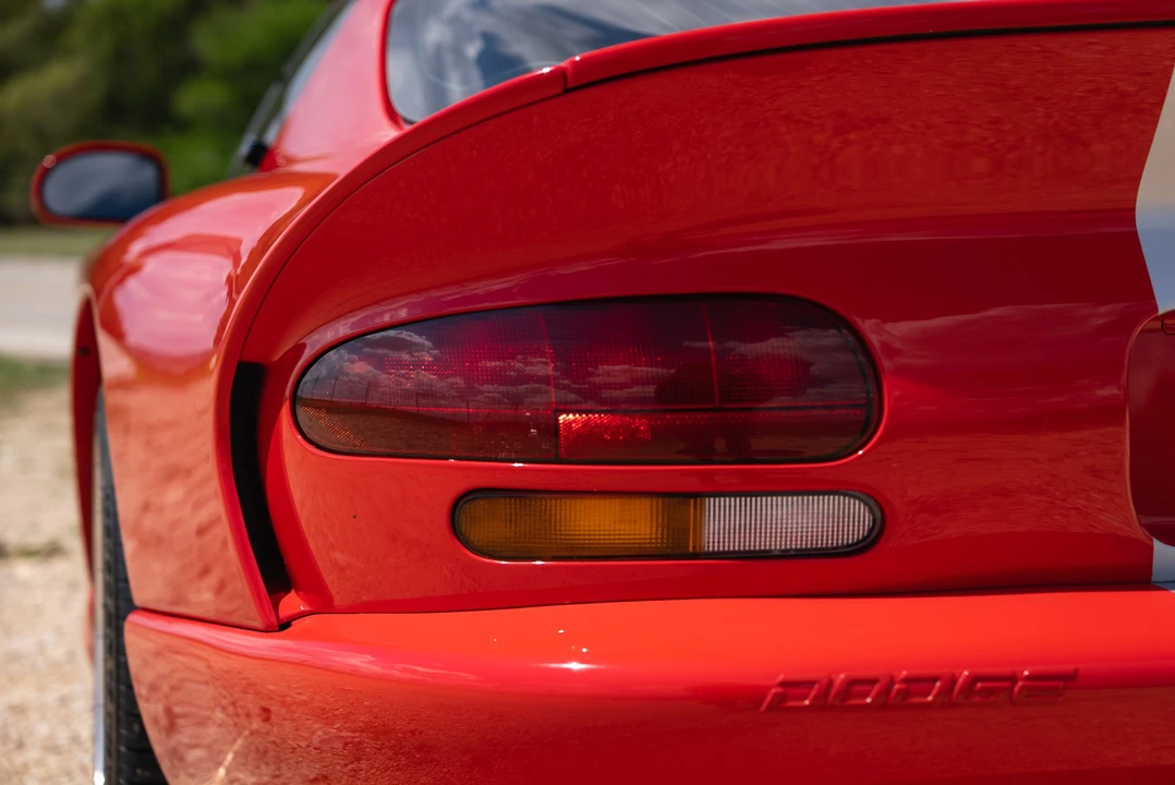 2001 Dodge Viper GTS 2nd Gen - Image 23 of 31