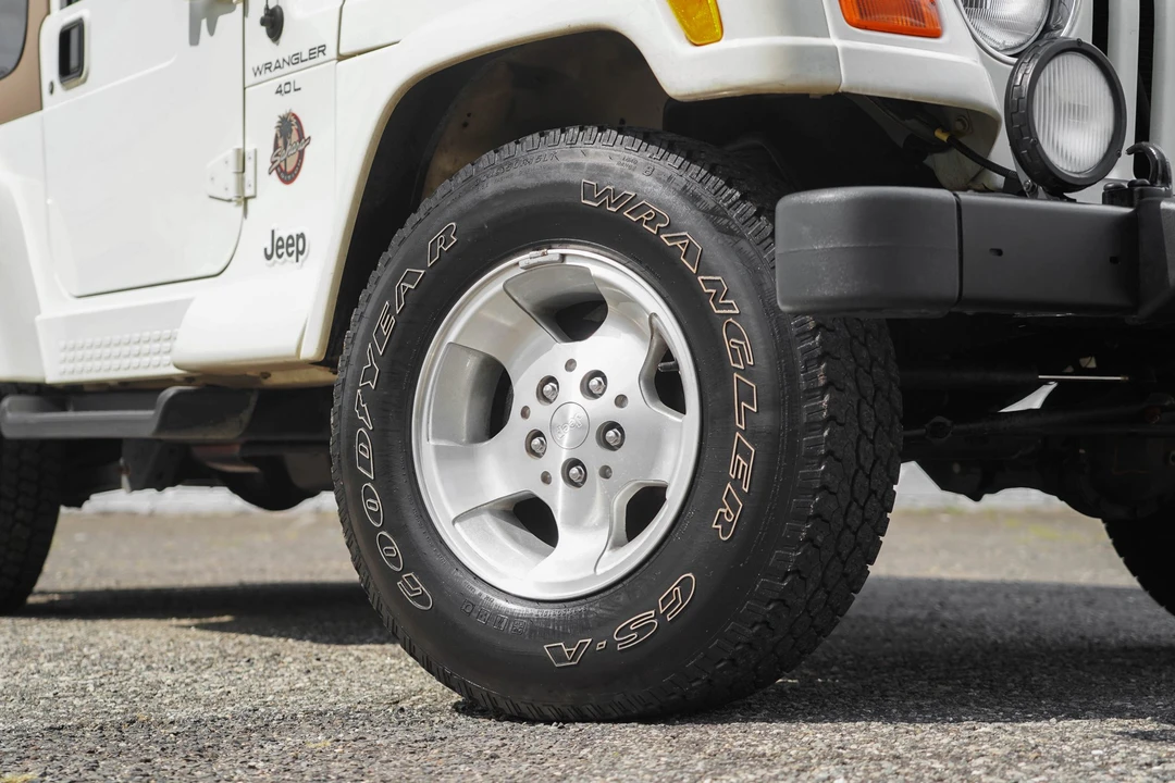 2001 Jeep TJ Wrangler - Image 18 of 31