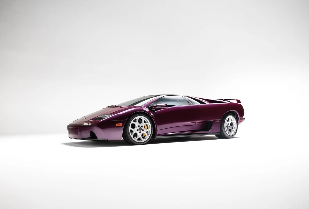 2001 Lamborghini Diablo VT - Image 2 of 31