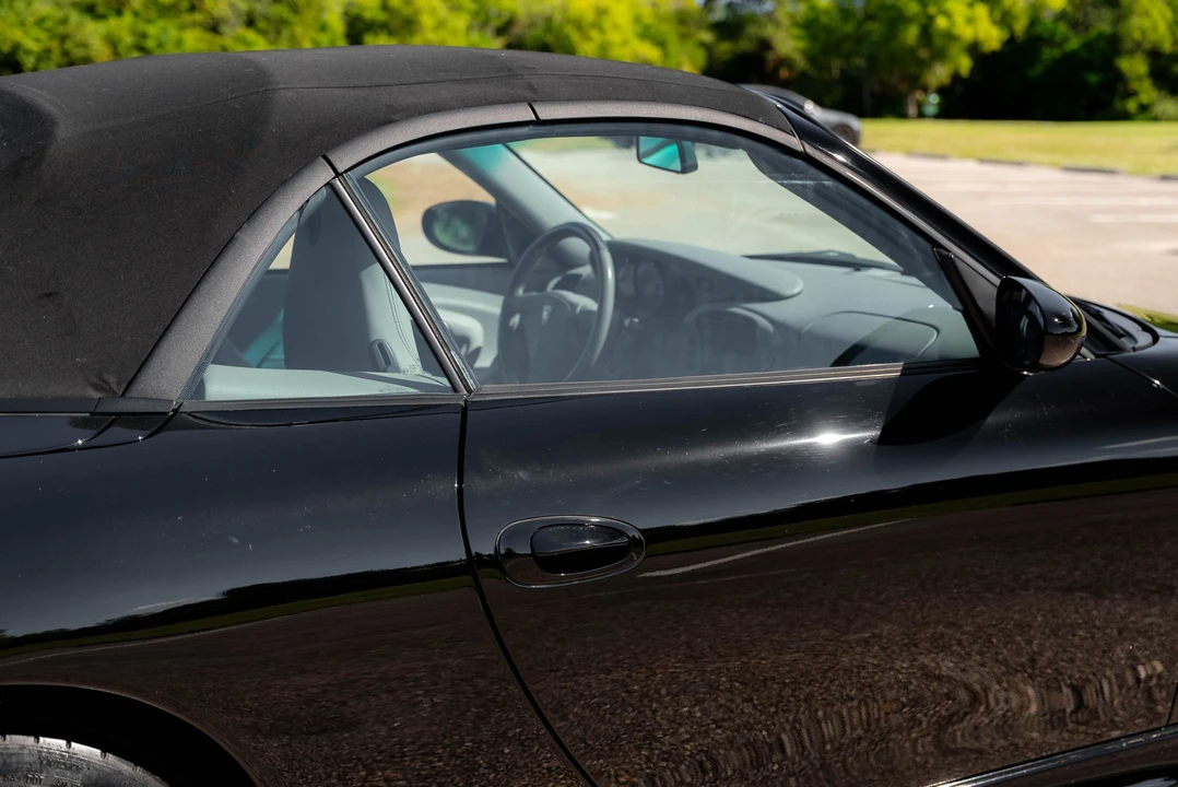 2001 Porsche 996 Carrera 4 - Image 28 of 31