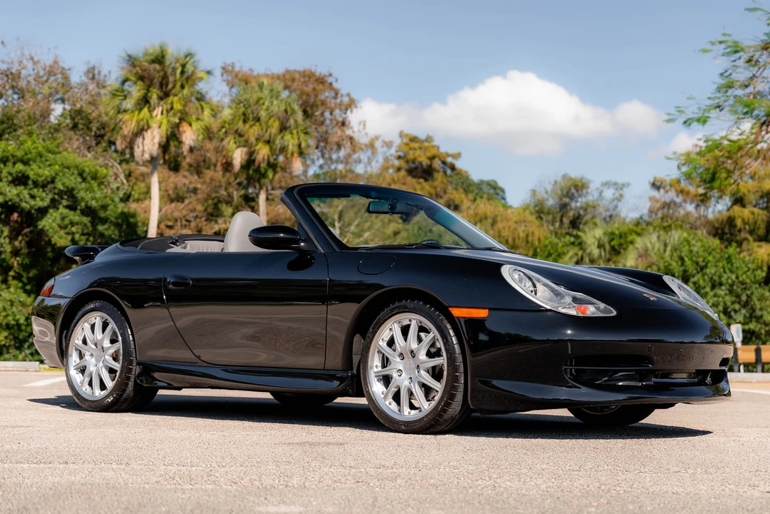 2001 Porsche 996 Carrera 4 - Image 7 of 31