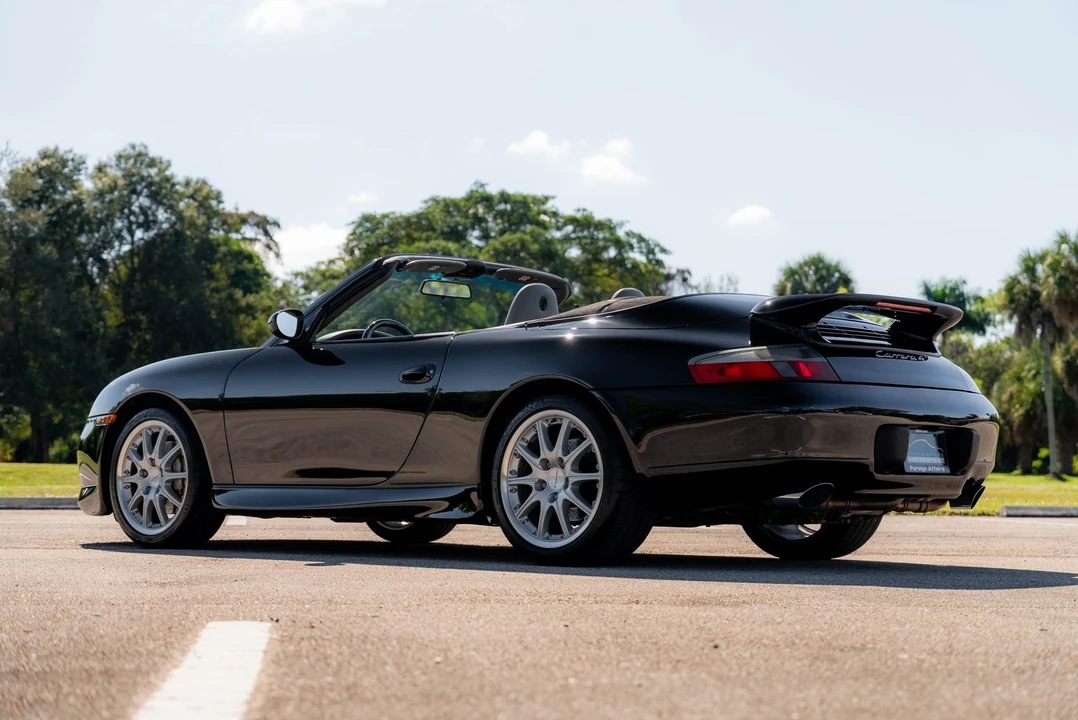 2001 Porsche 996 Carrera 4 - Image 12 of 31