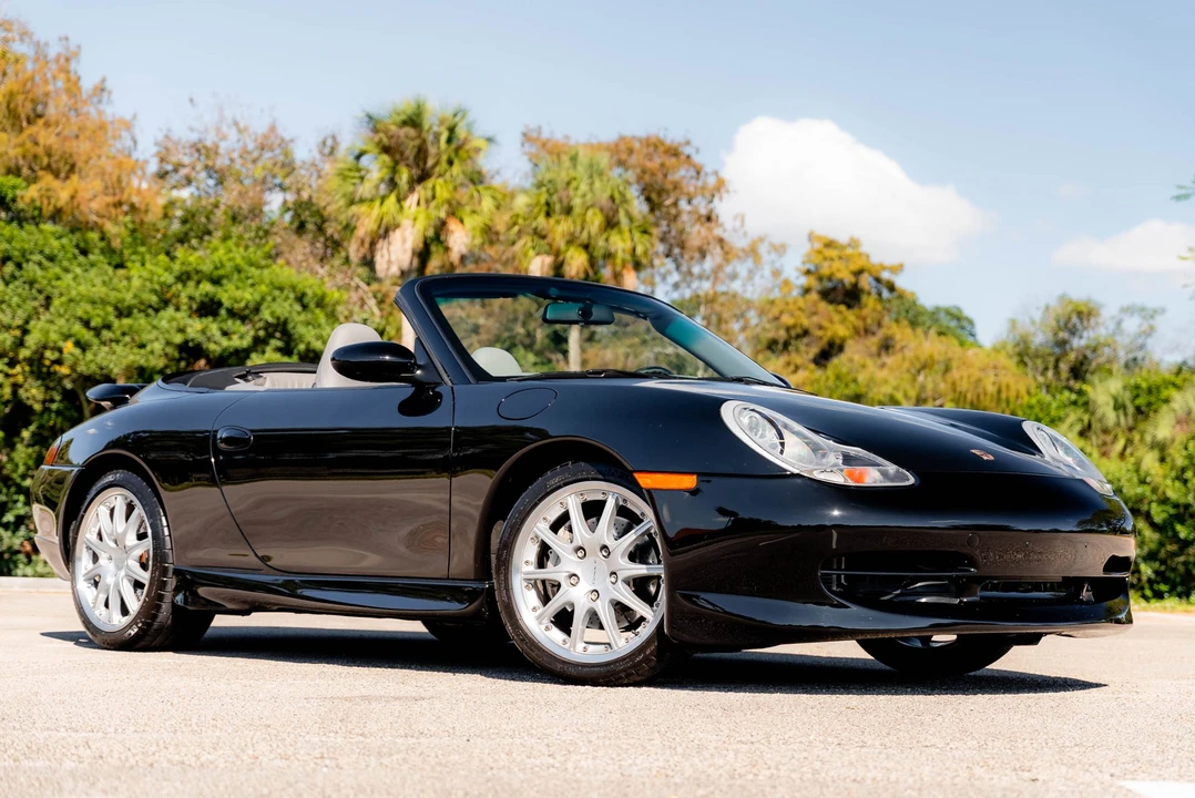 2001 Porsche 996 Carrera 4 - Image 6 of 31
