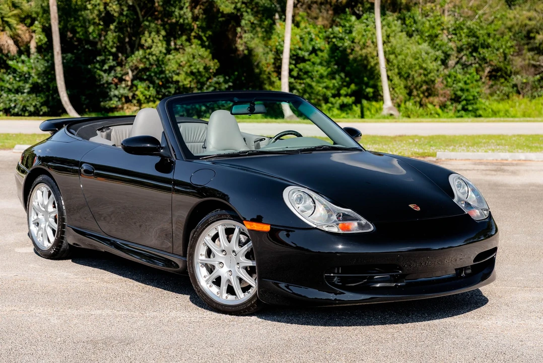 2001 Porsche 996 Carrera 4 - Image 5 of 31