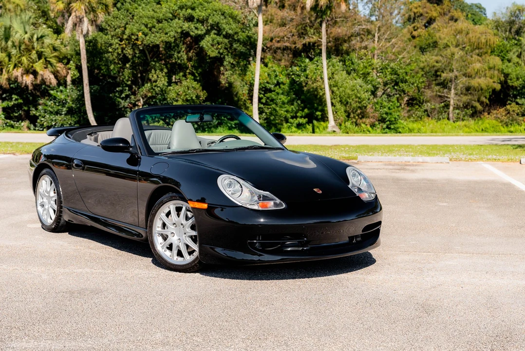 2001 Porsche 996 Carrera 4 - Image 4 of 31
