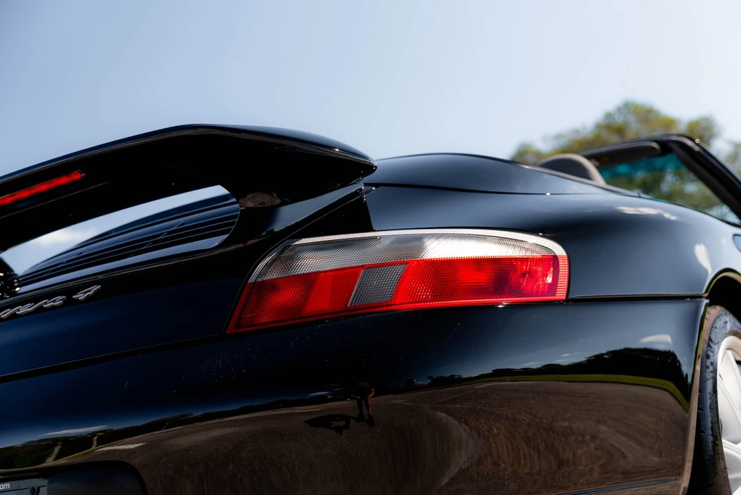 2001 Porsche 996 Carrera 4 - Image 23 of 31