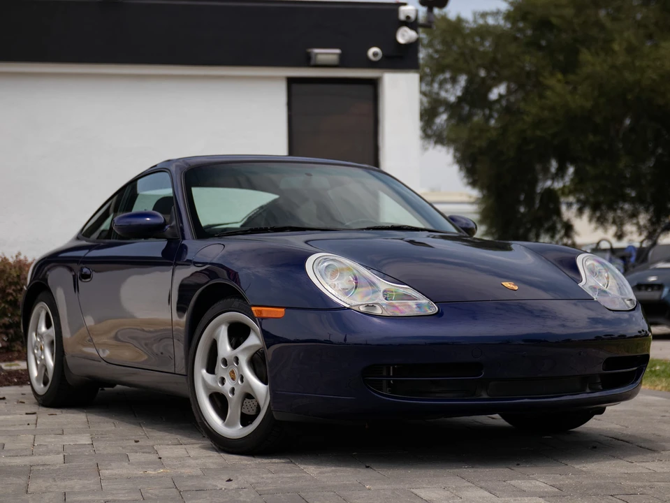 2001 Porsche 996 Carrera 4 - Image 9 of 31