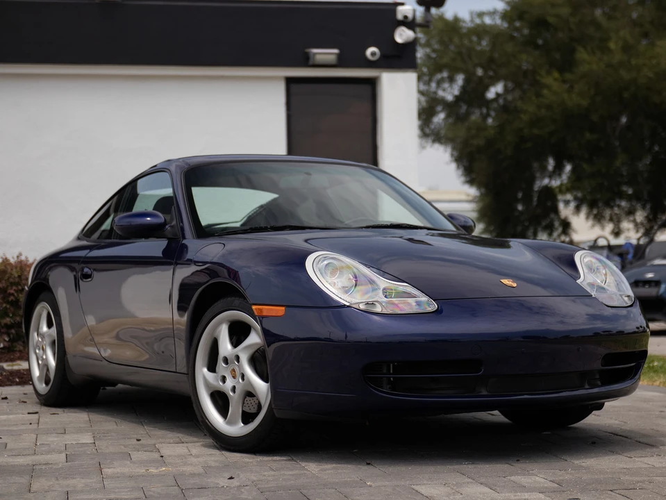 2001 Porsche 996 Carrera 4 - Image 10 of 31