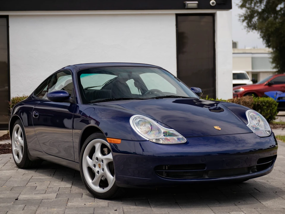 2001 Porsche 996 Carrera 4 - Image 8 of 31