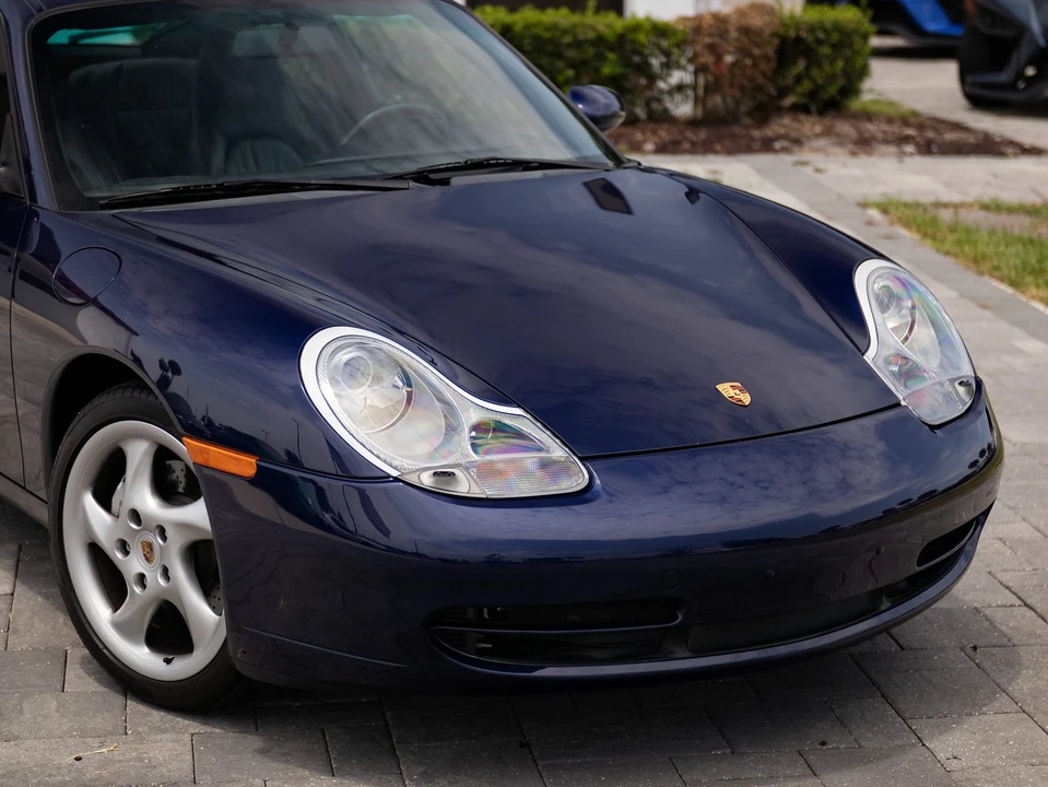 2001 Porsche 996 Carrera 4 - Image 17 of 31