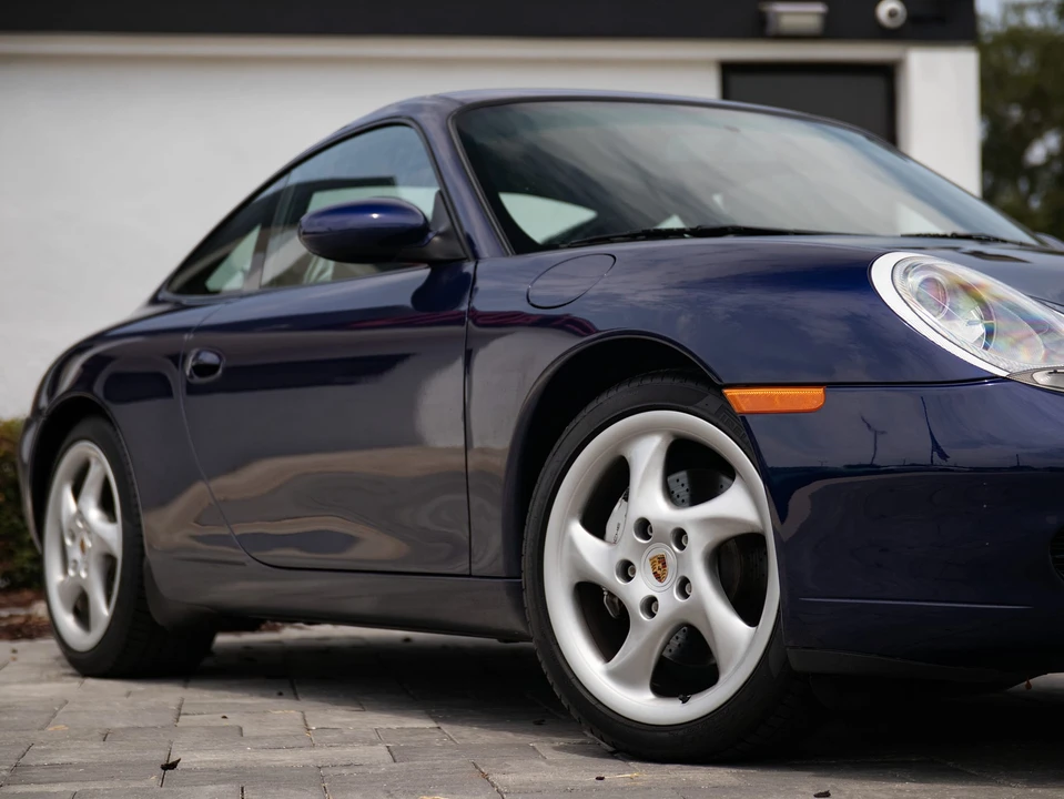2001 Porsche 996 Carrera 4 - Image 23 of 31