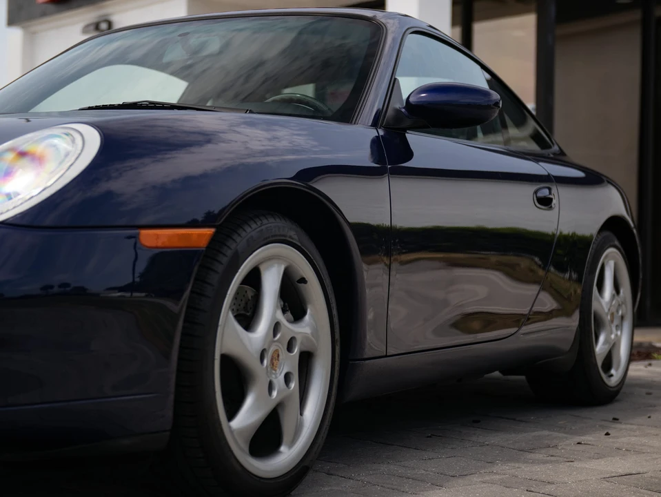 2001 Porsche 996 Carrera 4 - Image 24 of 31