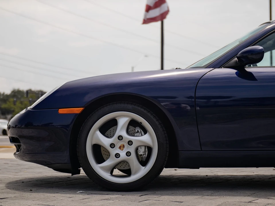 2001 Porsche 996 Carrera 4 - Image 13 of 31