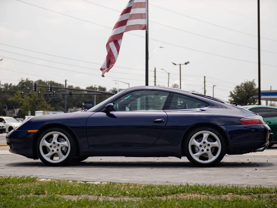 2001 Porsche 996 Carrera 4 - Image 3 of 31