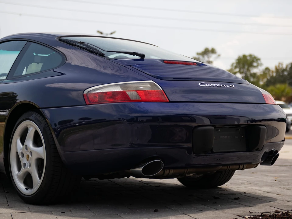 2001 Porsche 996 Carrera 4 - Image 21 of 31